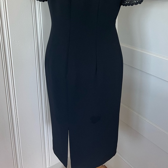 Talbots Dress Black Crepe Short Sleeved Dress Embroidered V-Neckline Sleeves 12P - Picture 8 of 14